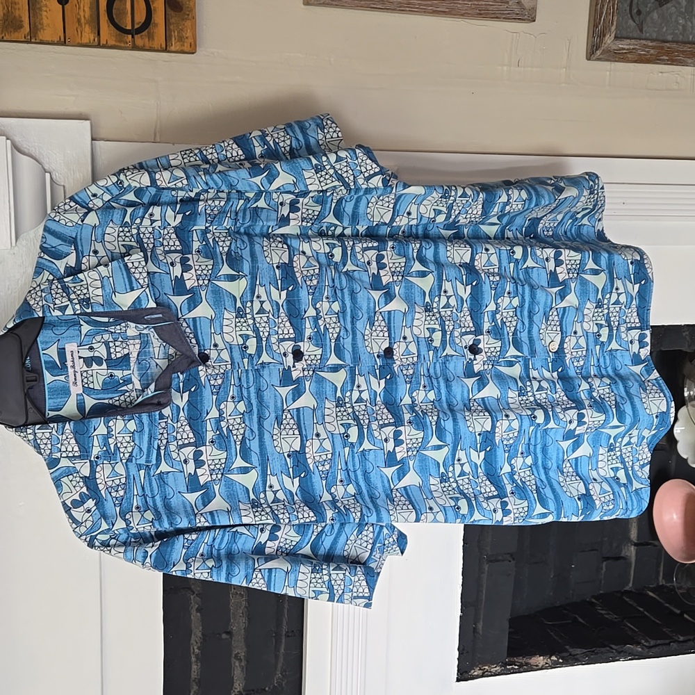 Tommy Bahama Tropical Fish Short Sleeve Shirt - Picture 1 of 12